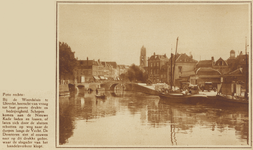 873170 Gezicht op de kom in de Stadsbuitengracht te Utrecht vanaf de Weerdsluis, met links de Zandbrug en rechts de ...